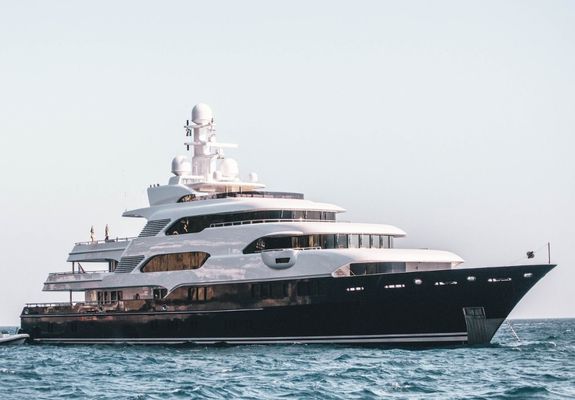 5 waves yacht