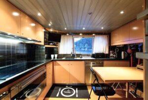 libertus-yacht-charter-kitchen