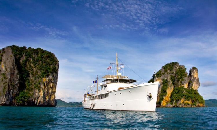 Calisto-Yacht-Charter-Maldives-9